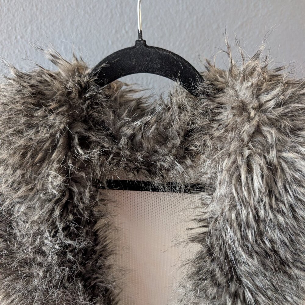 Guess ViVi Sweater Faux Fur Sweater Vest Sz L - Picture 3 of 10
